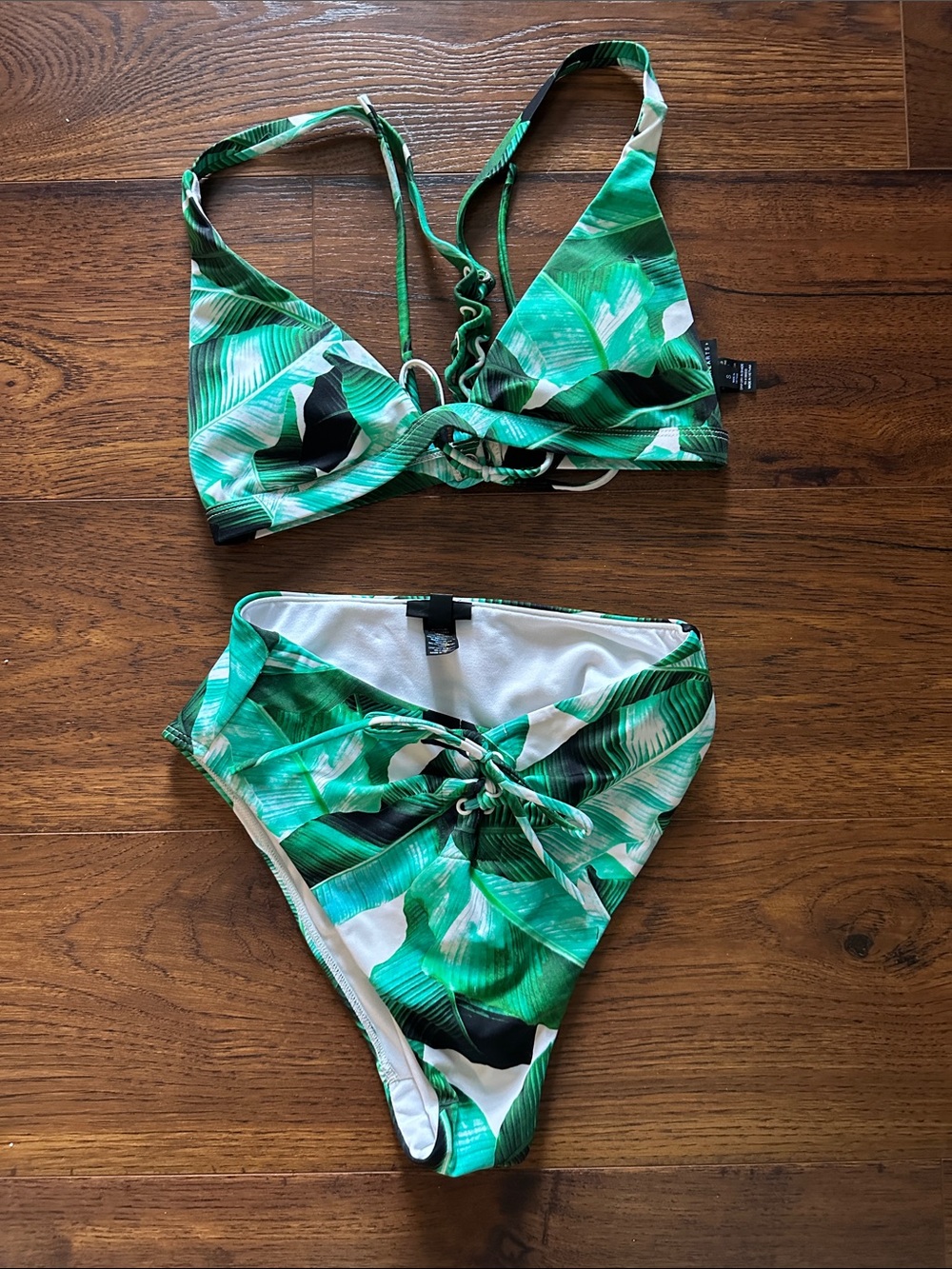 La Hearts Green Leaf Print Bikini Set